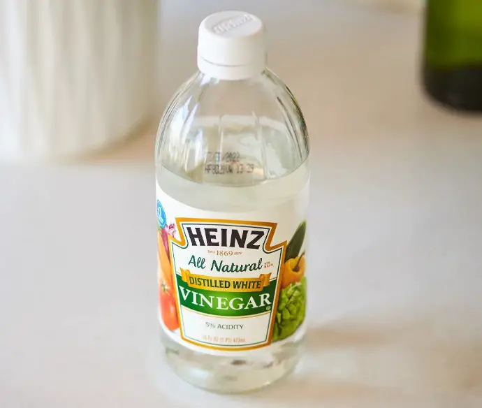 How To Clean Vinyl Floors With Vinegar - An In-depth Guide!