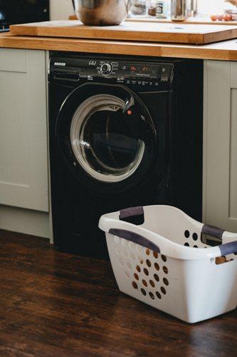 Difference-Between-Dry-Cleaning-And-Laundering