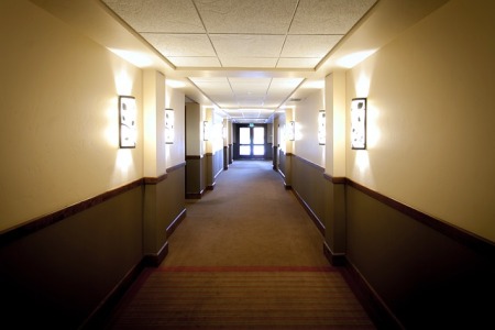 apartment-hallway-smells