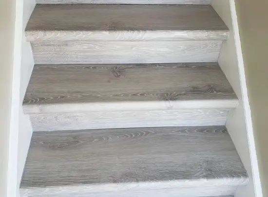 vinyl-plank-flooring-on-stairs-pros-and-cons