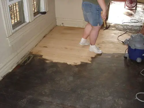 refinishing-pine-floor