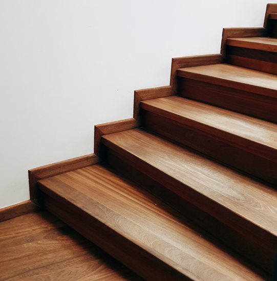 can-you-put-hardwood-floors-on-stairs