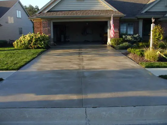 pros-and-cons-of-sealing-concrete-driveway